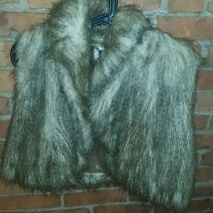 CLOSING CLOSET MAKE ME OFFERS PLEASE