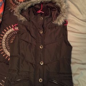 Sleeveless brown jacket