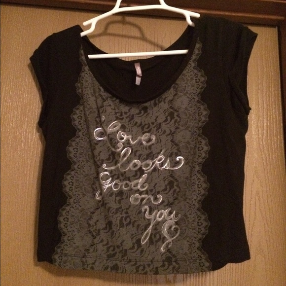 Black "Love Looks Good on You" Short Shirt