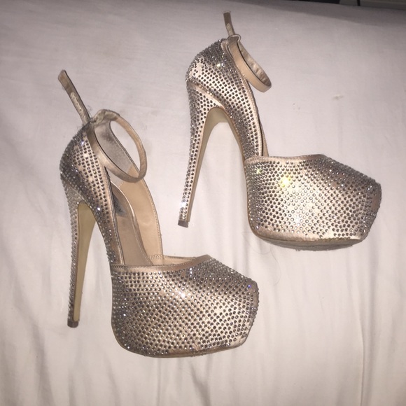 heels - Picture 3 of 3