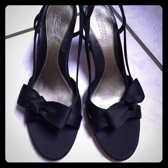 Satin Bow Heels! 😍