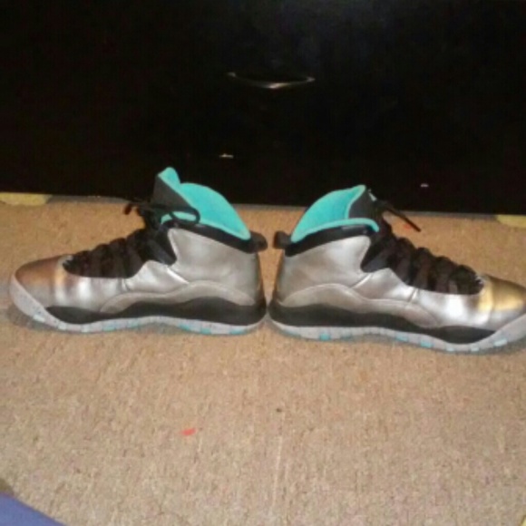 Shoes - Picture 2 of 3