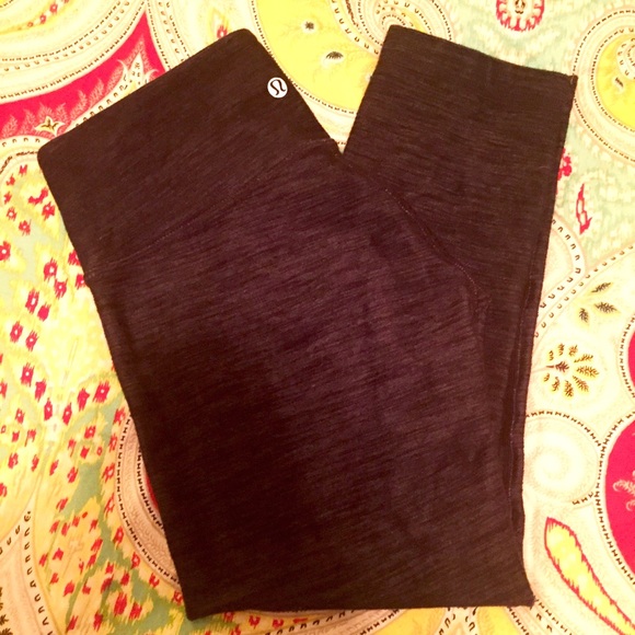 Lululemon Wunder Under Yoga Crops NWOT