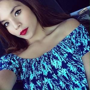 Meet your Posher, Alondra
