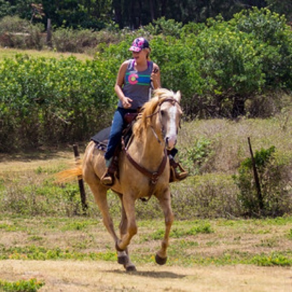 Meet your Posher, Makenzie