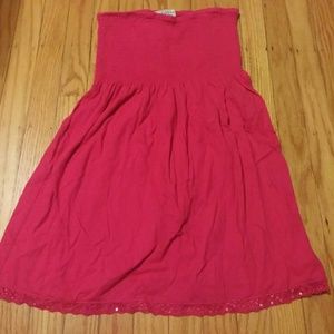 Pink sleeveless tube top