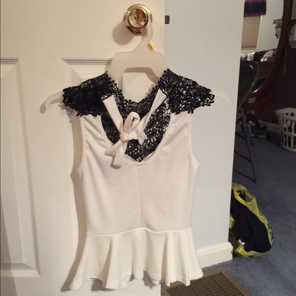 Sexy lace top - Picture 2 of 2