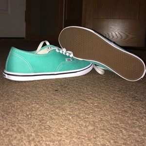 **LIKE NEW Teal Lo-pro Vans Women's 6.5**