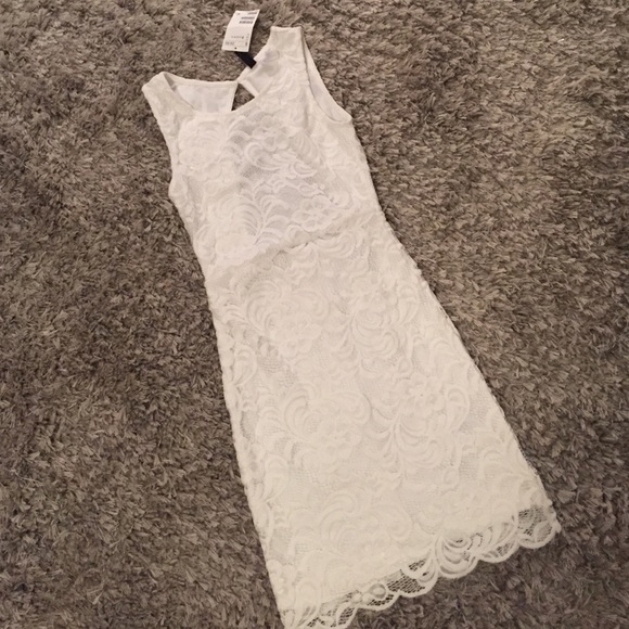 H&M Dresses & Skirts - 🎉HOST PICK! Open back lace dress NYE