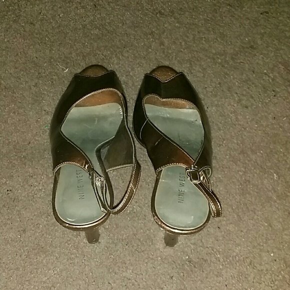 Shoes - Picture 2 of 4