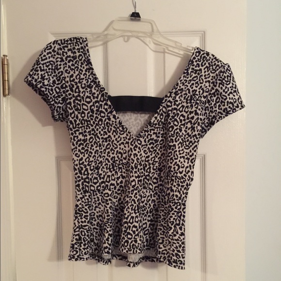 Cute cheetah top - Picture 2 of 2