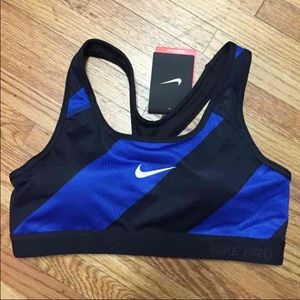 NWT NIKE PRO M sports bra