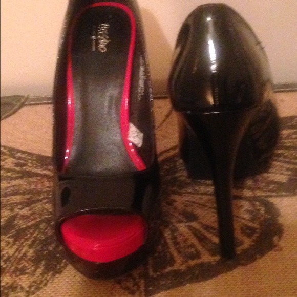 🚫Peep toe pumps🚫