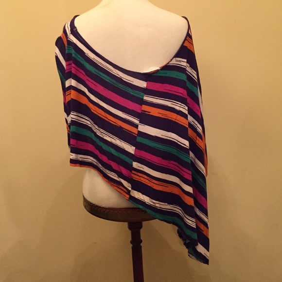 SOLD/BUNDLE     LUSH ASYMMETRICAL PONCHO/TOP - Picture 2 of 3