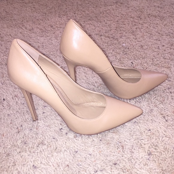 Nude Pumps Lolashoetique