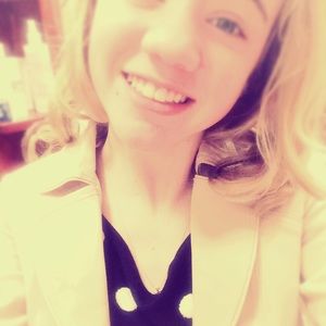 Meet your Posher, Lauren