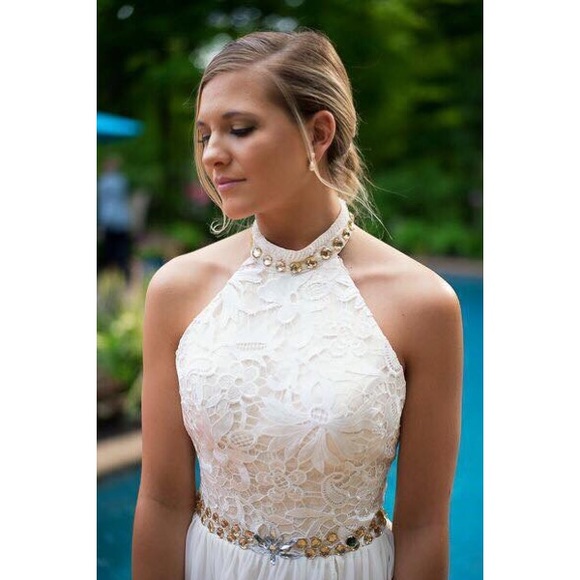 Meet your posher 💁🏼 Elyse - Picture 2 of 3