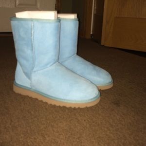 ❌❌TRADED❌❌**BABY BLUE UGGS WORN ONCE MINT! W8**
