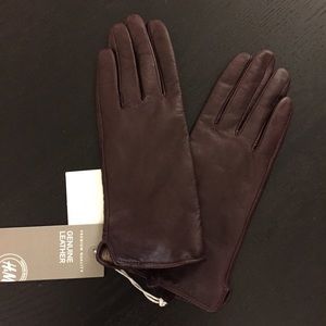 Leather gloves