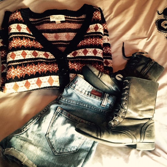 Beautiful cardigan !!