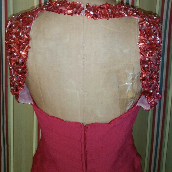 Embellished sleeve cocktail dress - Picture 3 of 3