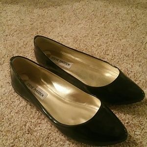 Steve Madden Black Shiny Flats