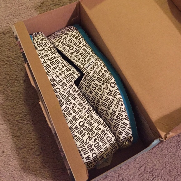 Be The Change Toms. Never worn! BNIB - Picture 4 of 4