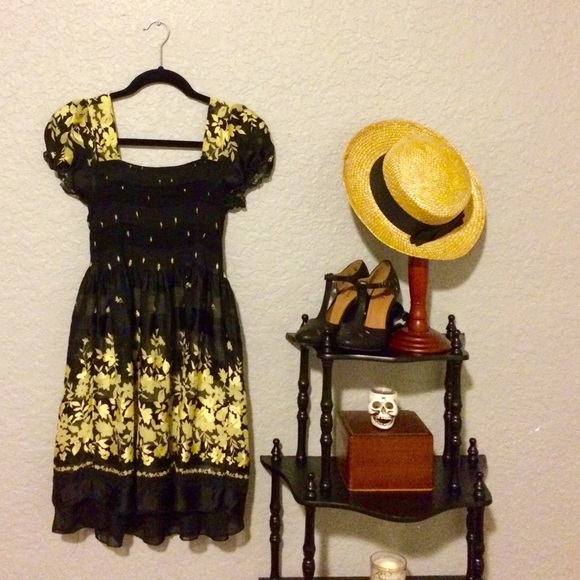 Lovely Vintage floral dress