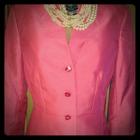 Tahari two piece suit