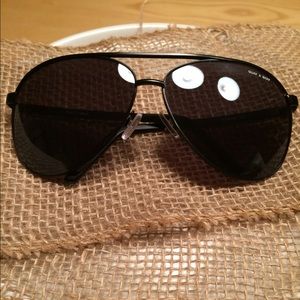 Quay Vivienne Sunglasses