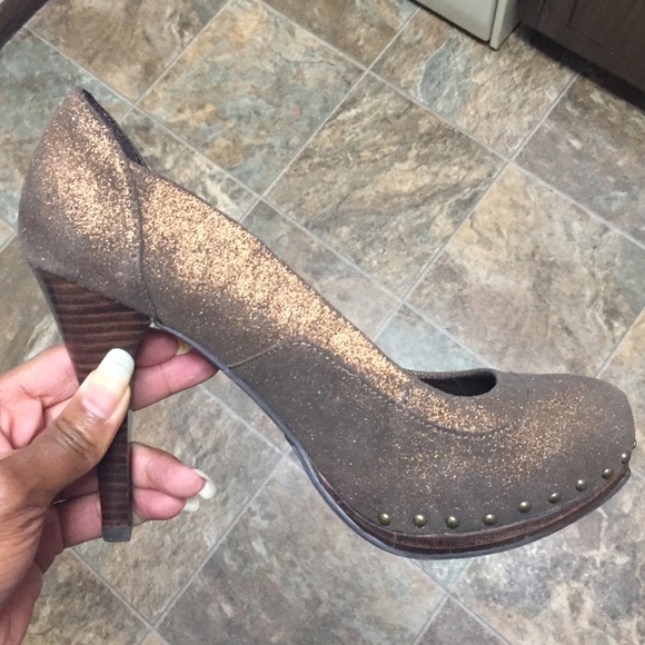 👠 Bronze heels 👠 - Picture 3 of 3