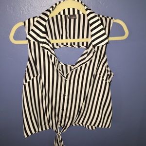 Striped, black and & white collar shirt!