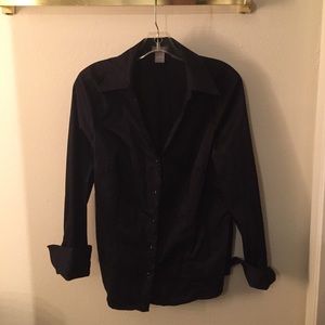 Low-Cut Black Button-Up