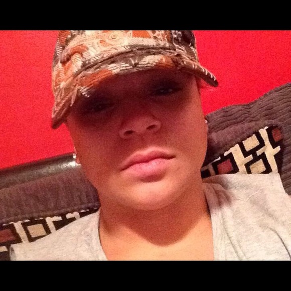 Meet your Posher, Ayo - Picture 2 of 4