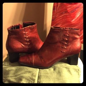 Donating soon..FINAL REDUCTION❗️❗️Red booties