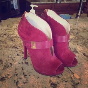 Michael Michael kohrs ankle booties