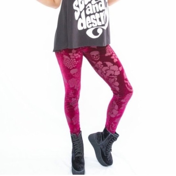 Velvet Skull Legging ✨One left✨