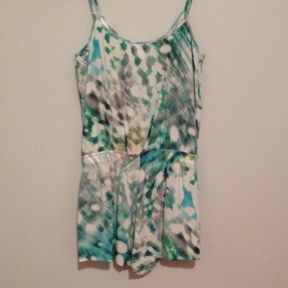 Adorable Parker romper (silk) - Picture 4 of 4
