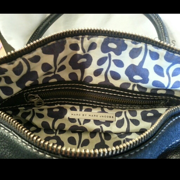 Marc by Marc Jacobs Handbag - Picture 2 of 3