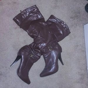 Fall is here!! Gorgeous Brown boots