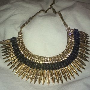 Necklace is free with any bundle of 2 or more!🎉