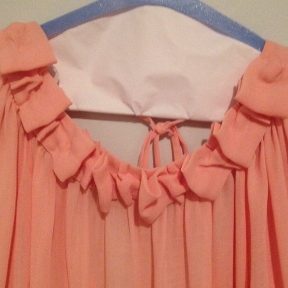 Karlie Top -- peach colored size M - Picture 3 of 3