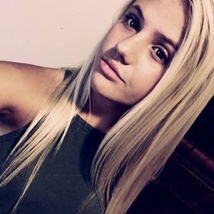 Meet your Posher, Caroline