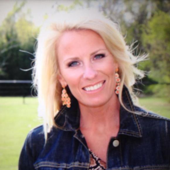 Meet your Posher, Christy - Picture 1 of 1