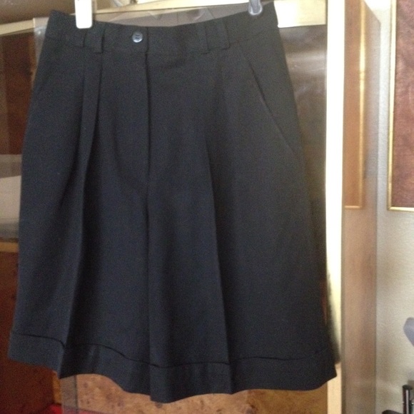 WALKING SHORTS - Picture 1 of 1