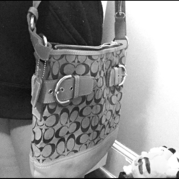 Brand New !! 100% AUTHENTIC COACH CROSSBODY / HOBO