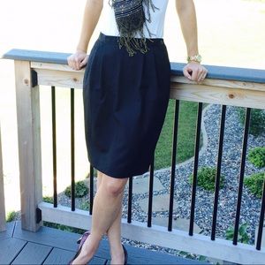 Classy vintage wool skirt with pockets!