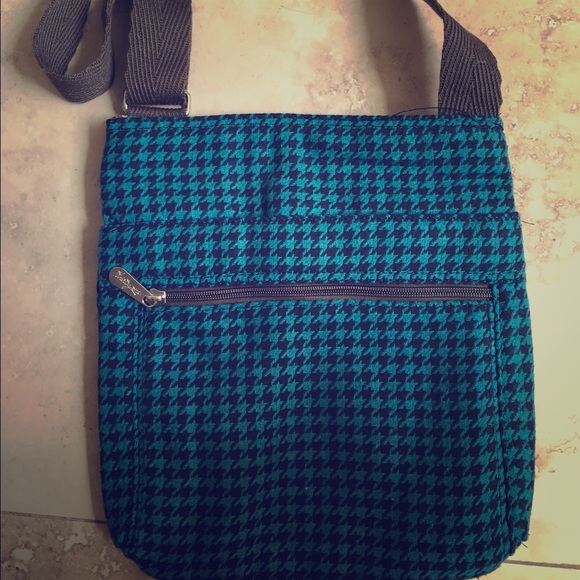 Organizing shoulder/messenger bag