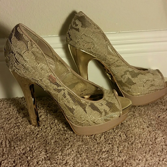 Betsey Johnson beige samantaa peep toe heels - Picture 4 of 4