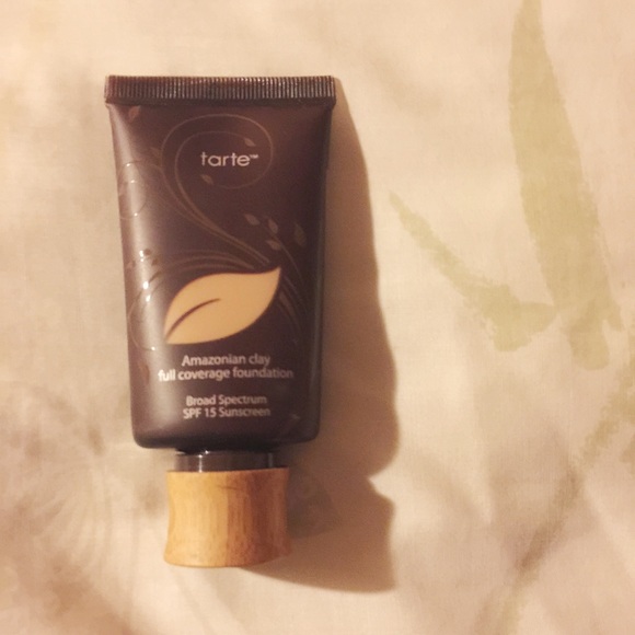 Tarte Amazonian Clay full coverage foundation
